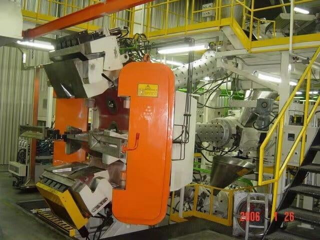 Twins extruder machine